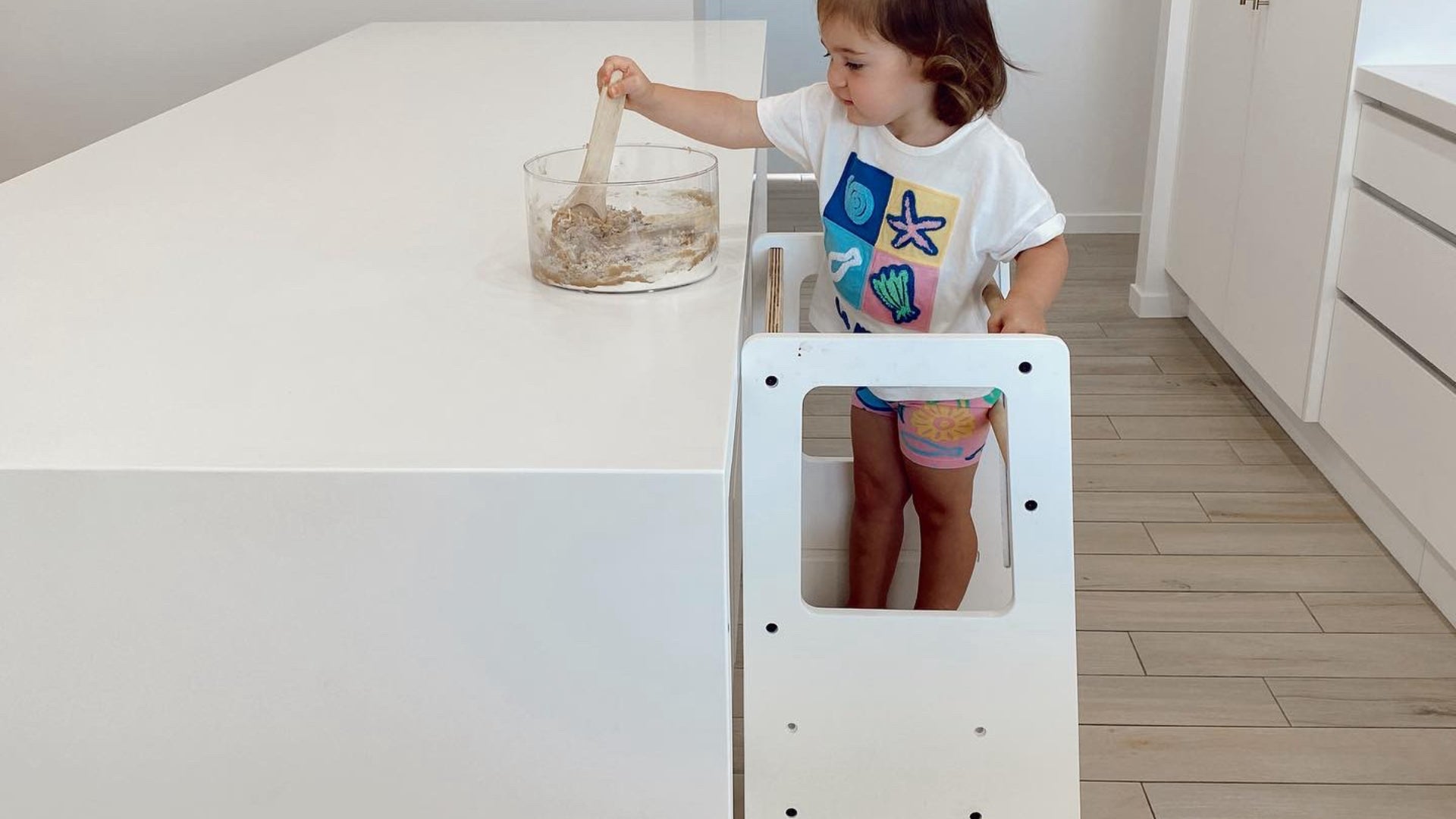 What Is a Kitchen Toddler Tower? (and Why You Need One!) - My Duckling USA
