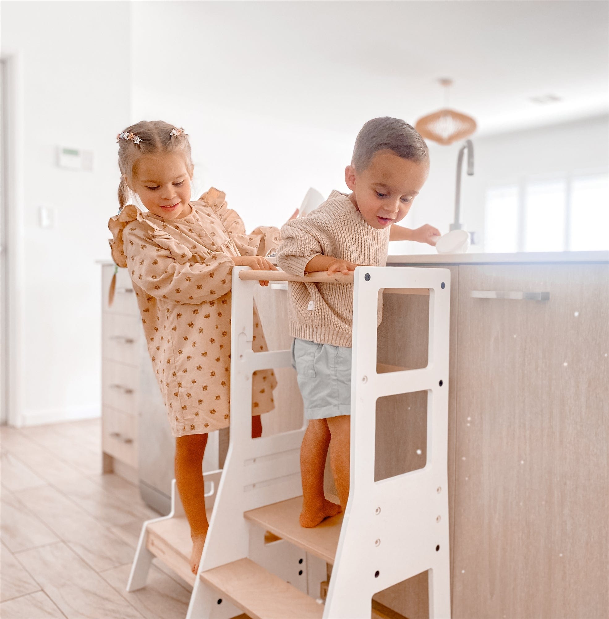 JALA Deluxe Adjustable Kitchen Tower