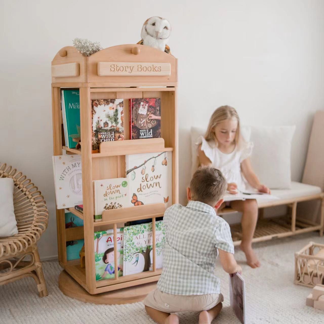 OLI Library Revolving Bookcase - London – Montessori-inspired furniture for kids by My Duckling