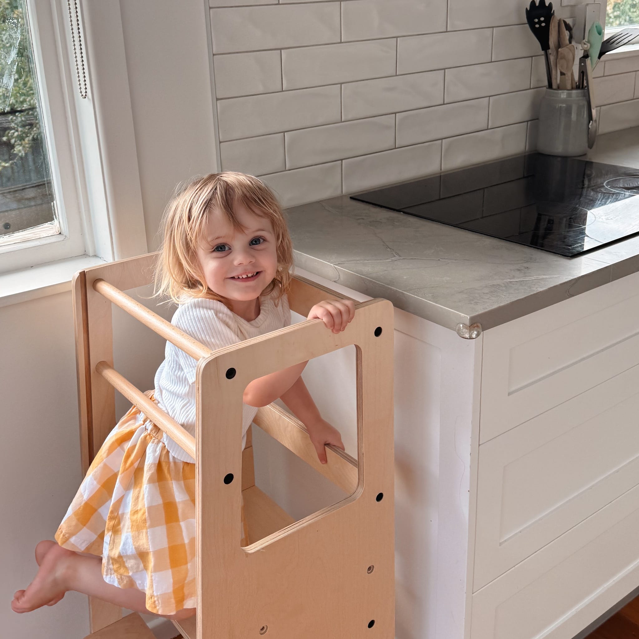 LOLA Adjustable Kitchen Tower – Montessori-inspired furniture for kids by My Duckling